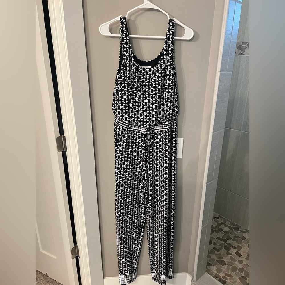 London times sleeveless jumpsuit in black and white. Size small.